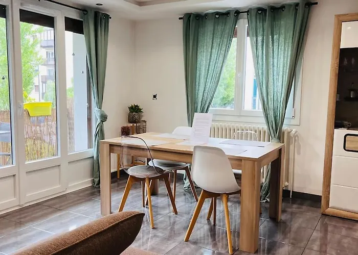 Appartement Proche Centre Ville Avec Parking Gratuit