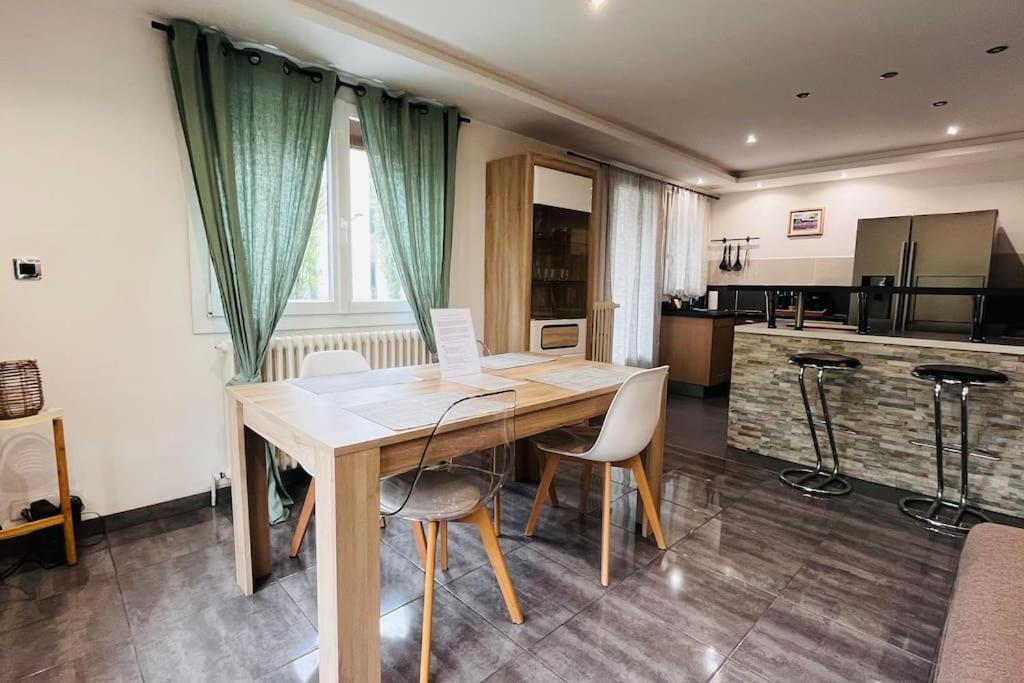 Apartment Proche Centre Avec Parking Gratuit